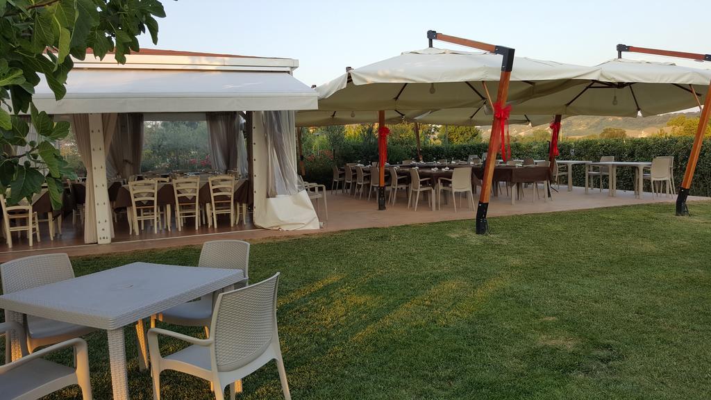 Locanda Borgognina Lucrezia Dış mekan fotoğraf
