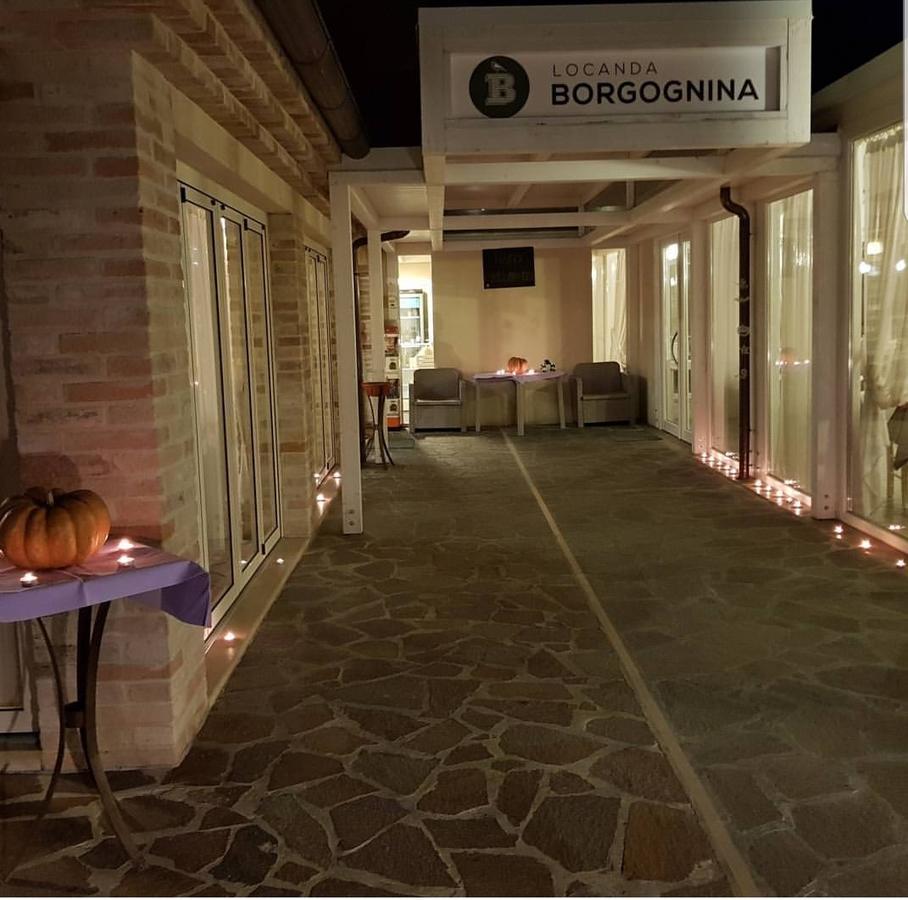 Locanda Borgognina Lucrezia Dış mekan fotoğraf